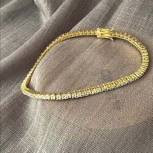 Very sparkling lab generated diamond Tennis Bracelet